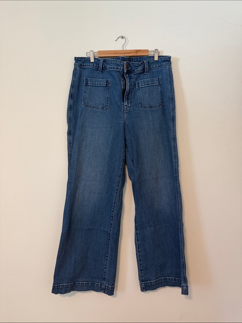 Old Navy Extra High Rise Wide Leg Jeans 16